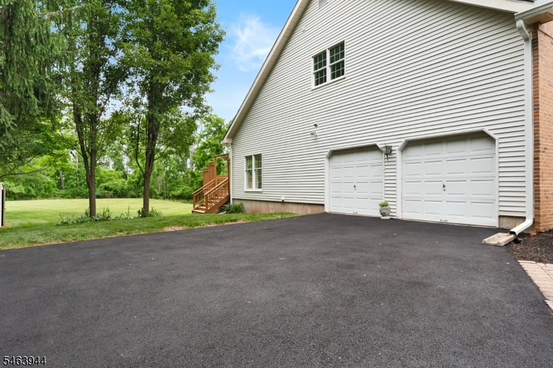 18 Montfort Dr