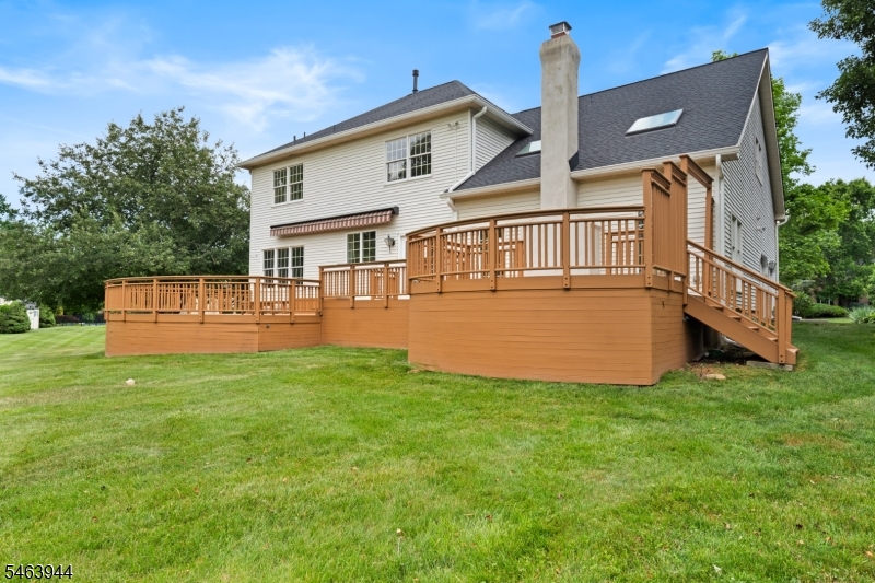 18 Montfort Dr