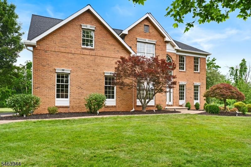 18 Montfort Dr