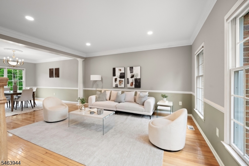 18 Montfort Dr