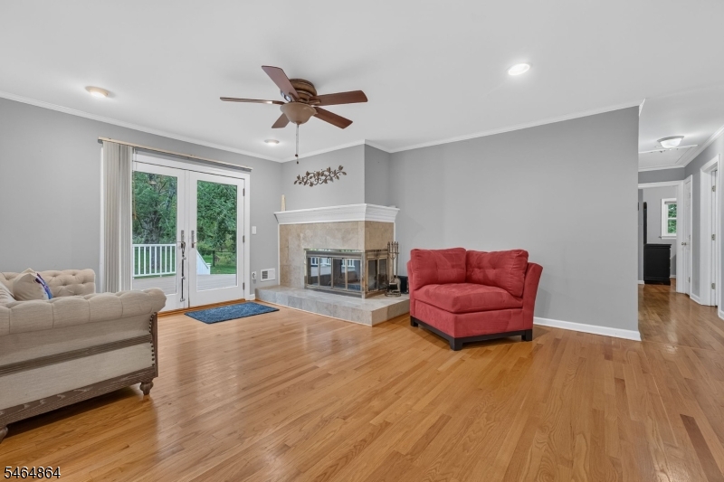 12 Murray Dr