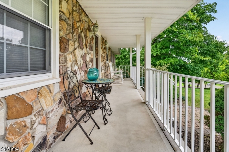 12 Murray Dr