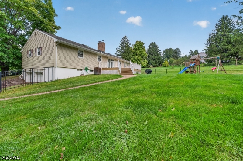 12 Murray Dr