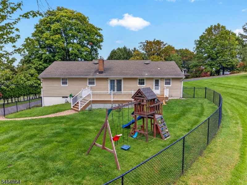 12 Murray Dr