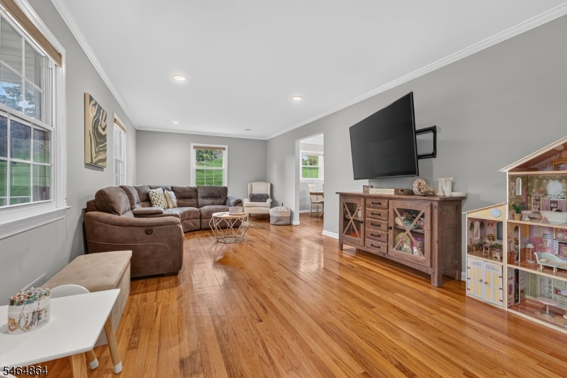 12 Murray Dr