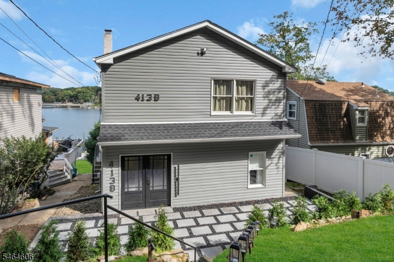 413 Lakeside Blvd