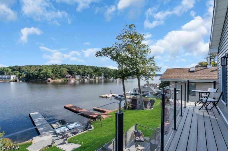 413 Lakeside Blvd