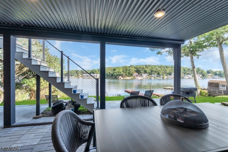 413 Lakeside Blvd
