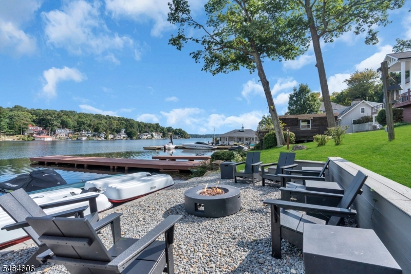 413 Lakeside Blvd