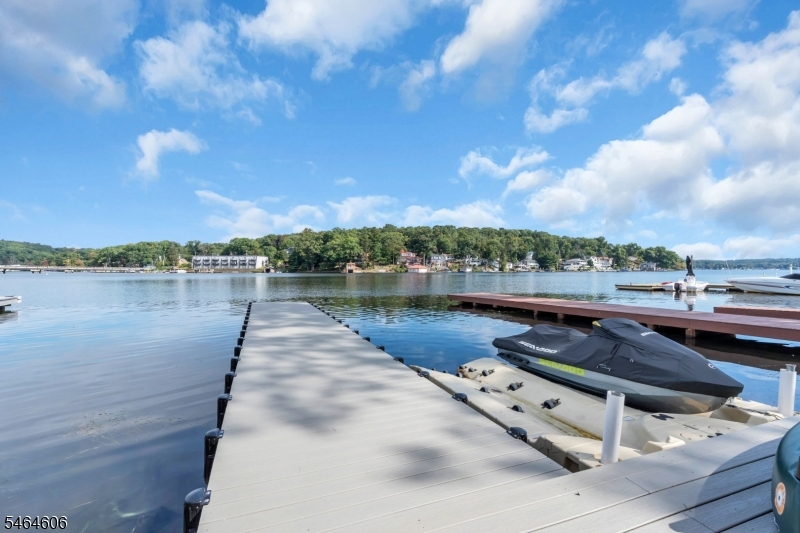 413 Lakeside Blvd