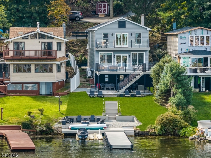 413 Lakeside Blvd