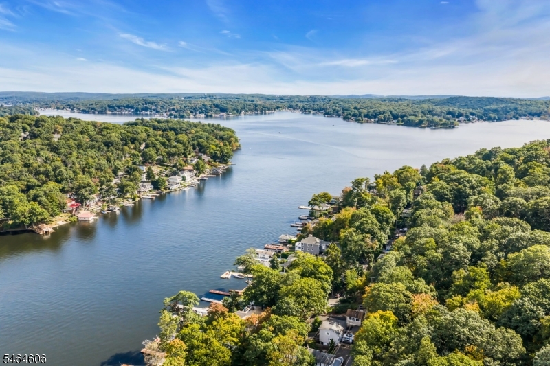 413 Lakeside Blvd