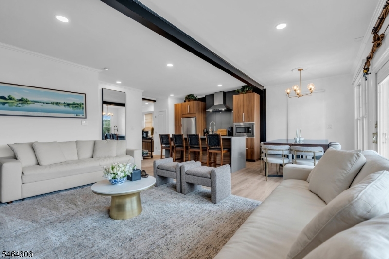 413 Lakeside Blvd