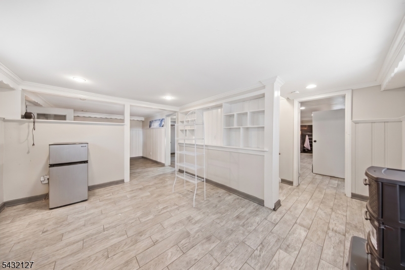 137 Lakeside Blvd
