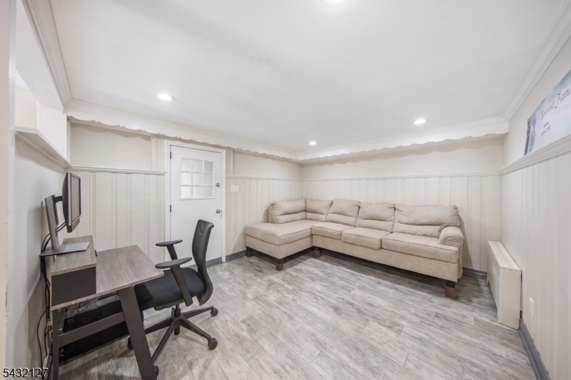 137 Lakeside Blvd
