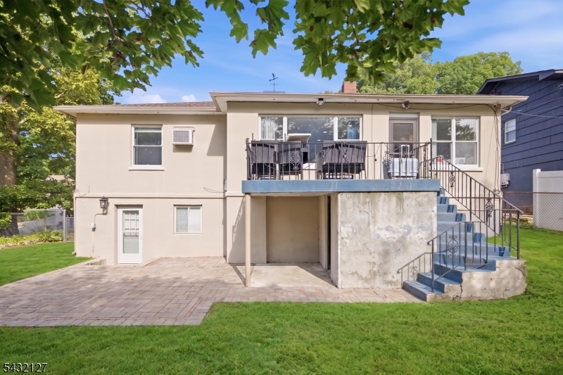 137 Lakeside Blvd