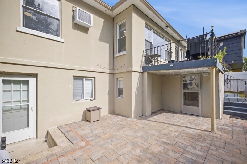 137 Lakeside Blvd