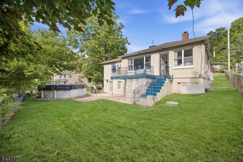 137 Lakeside Blvd