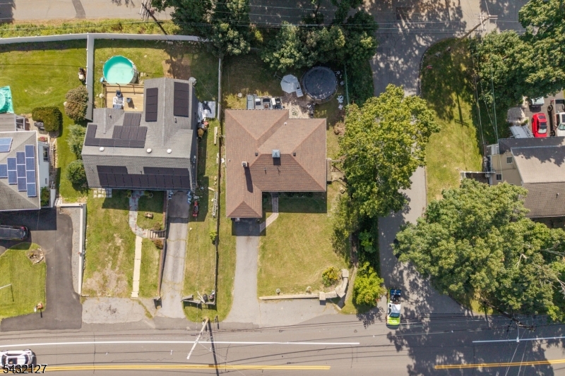 137 Lakeside Blvd