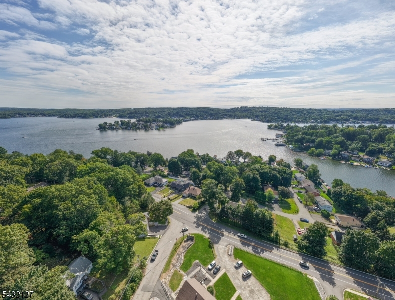 137 Lakeside Blvd