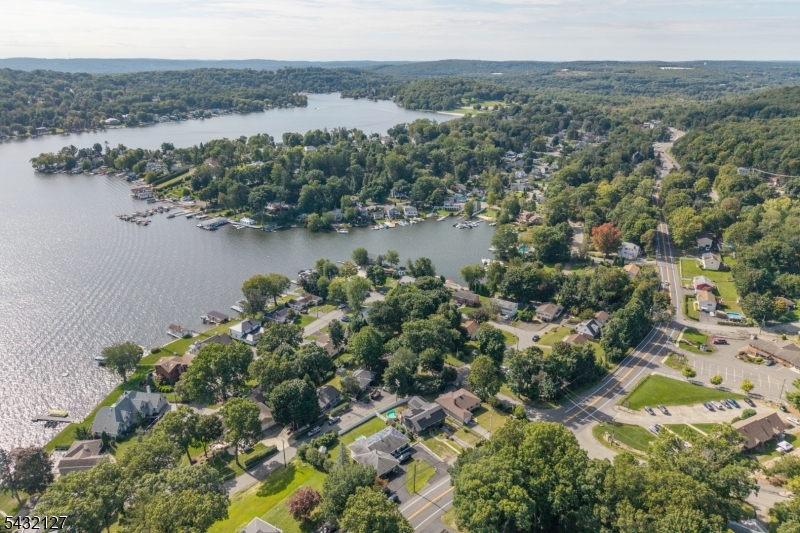 137 Lakeside Blvd