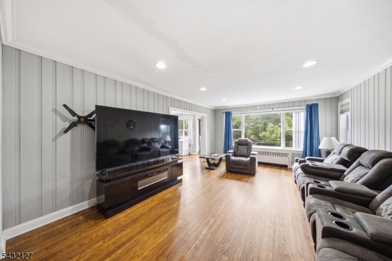 137 Lakeside Blvd