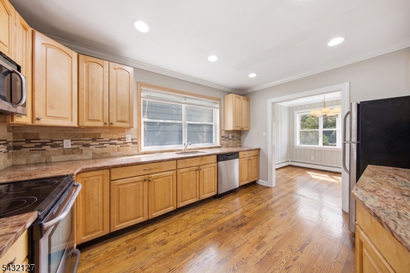 137 Lakeside Blvd