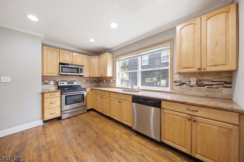 137 Lakeside Blvd