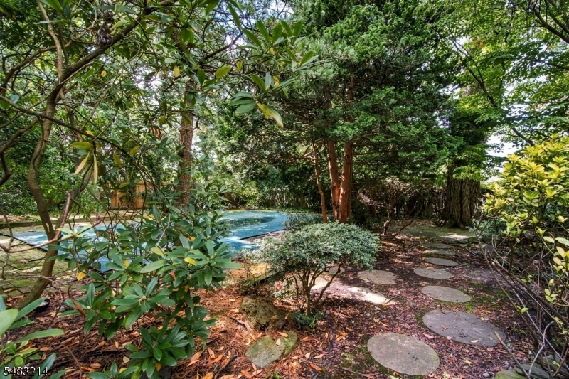 135 Voorhis Ave