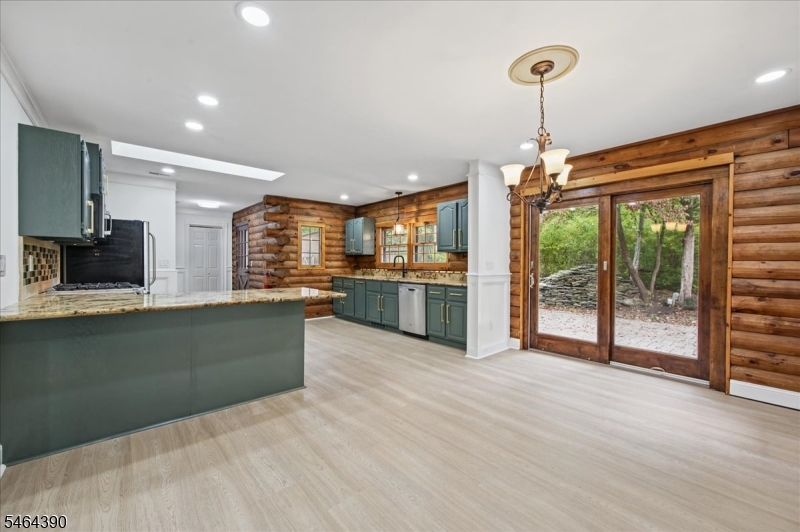 1058 Hoffman Rd