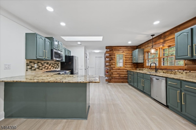 1058 Hoffman Rd