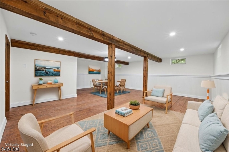 1058 Hoffman Rd