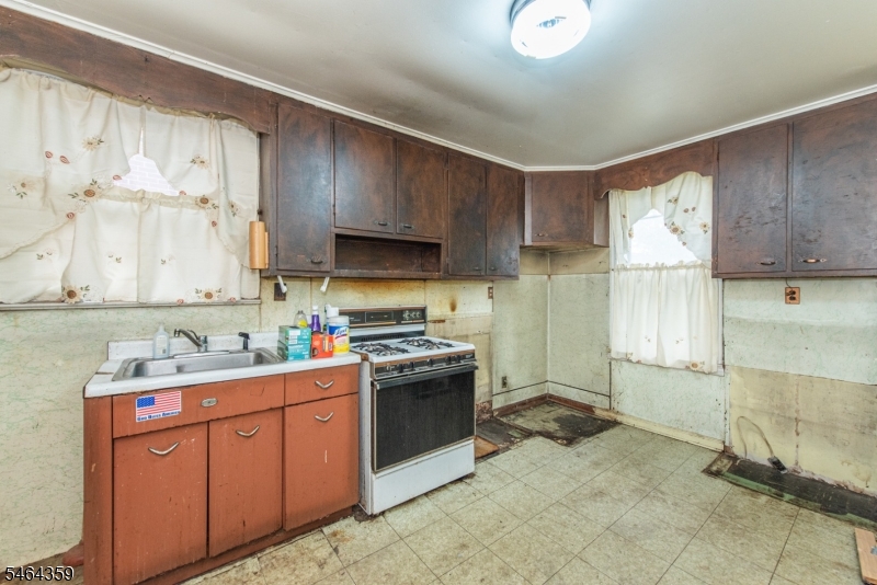 481 Jefferson Ave