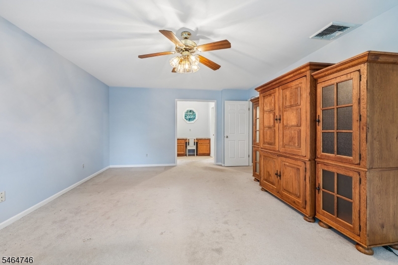 12 Hemlock Ln