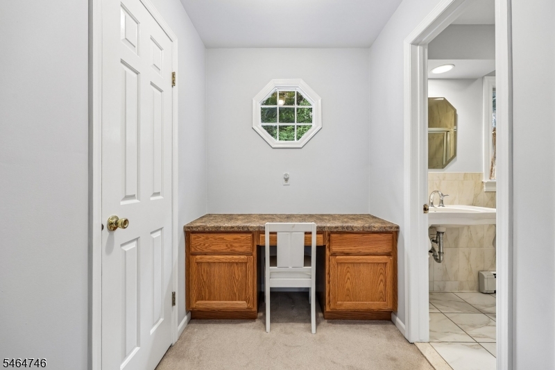 12 Hemlock Ln