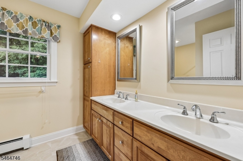 12 Hemlock Ln
