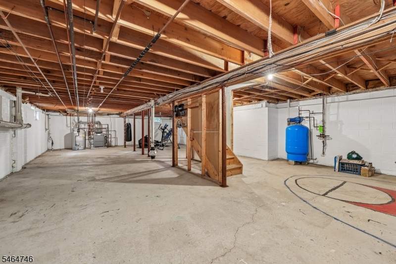 12 Hemlock Ln