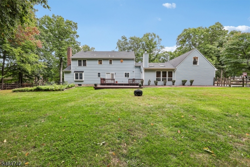 12 Hemlock Ln