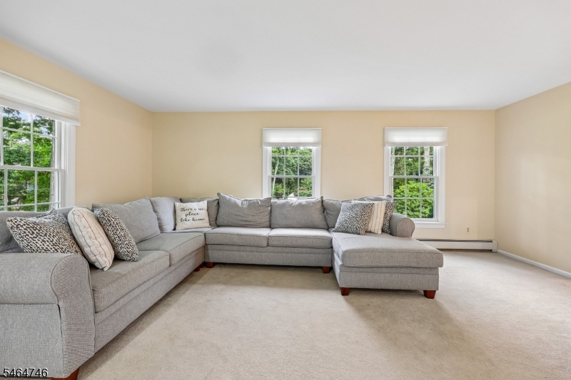 12 Hemlock Ln