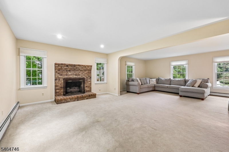 12 Hemlock Ln