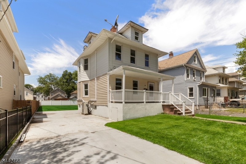 40 Teaneck Rd