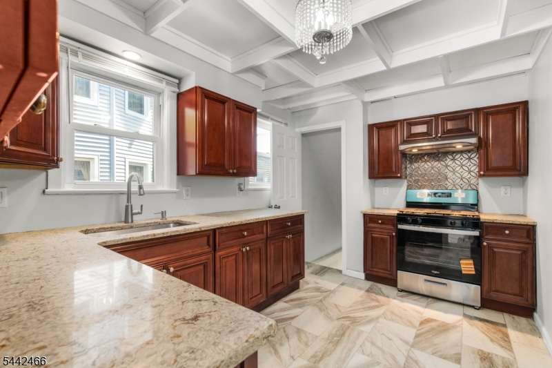 40 Teaneck Rd