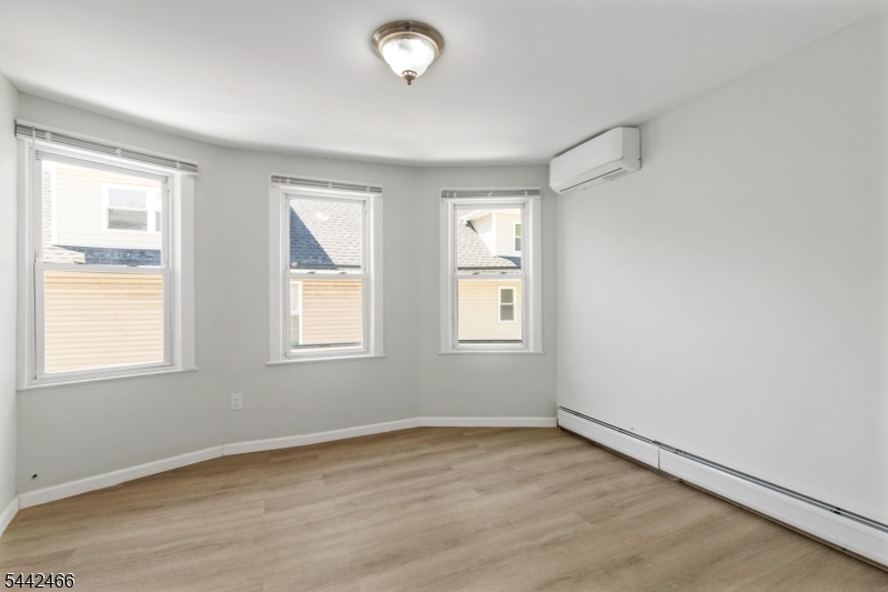 40 Teaneck Rd