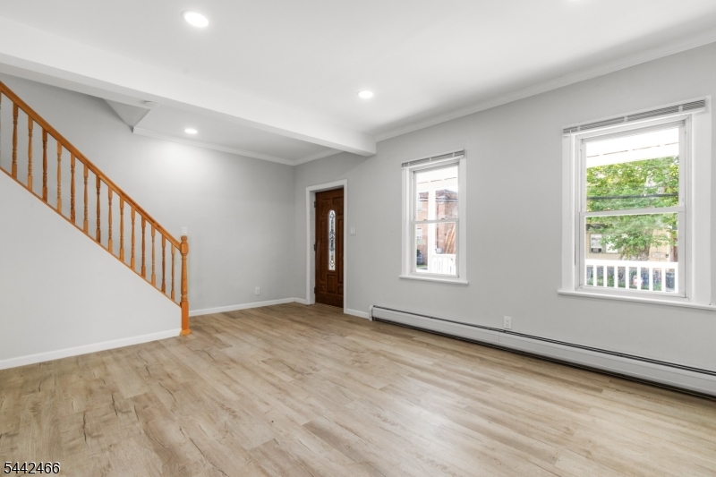 40 Teaneck Rd