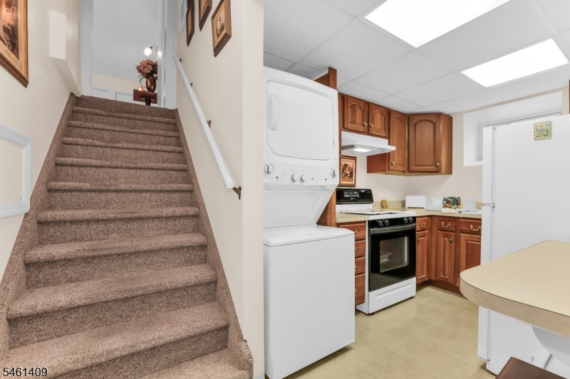 209 Cedar St