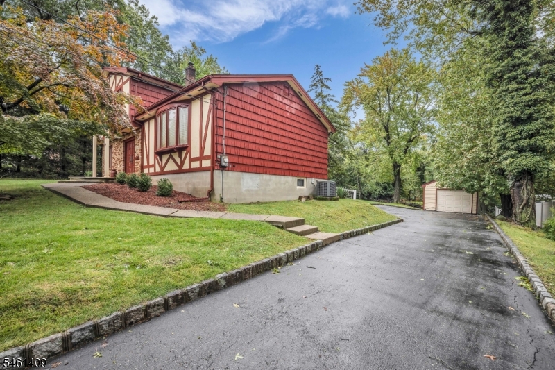 209 Cedar St