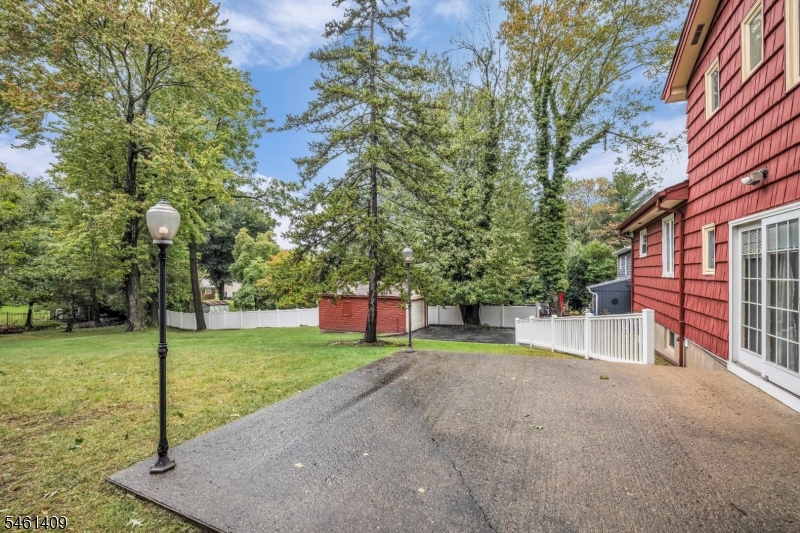 209 Cedar St