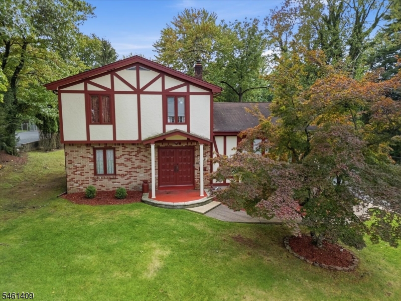 209 Cedar St