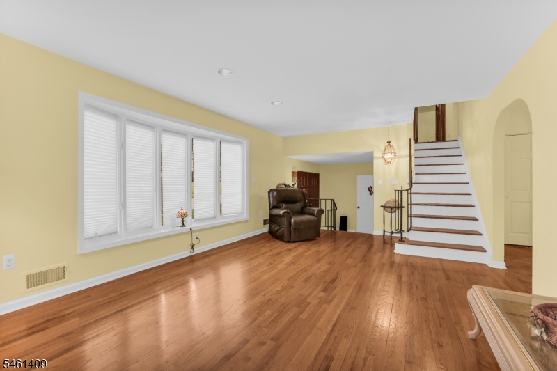 209 Cedar St