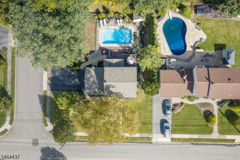 87 Webster Dr
